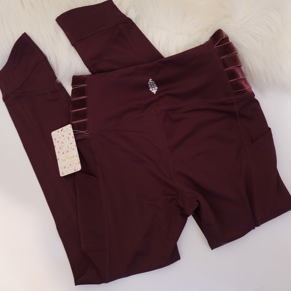 Free People Movement Wonderstruck Velvet leggings - Picture 4 of 9
